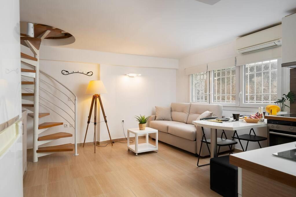 Modern Two Level Apartment In The Heart Of 雅典 外观 照片
